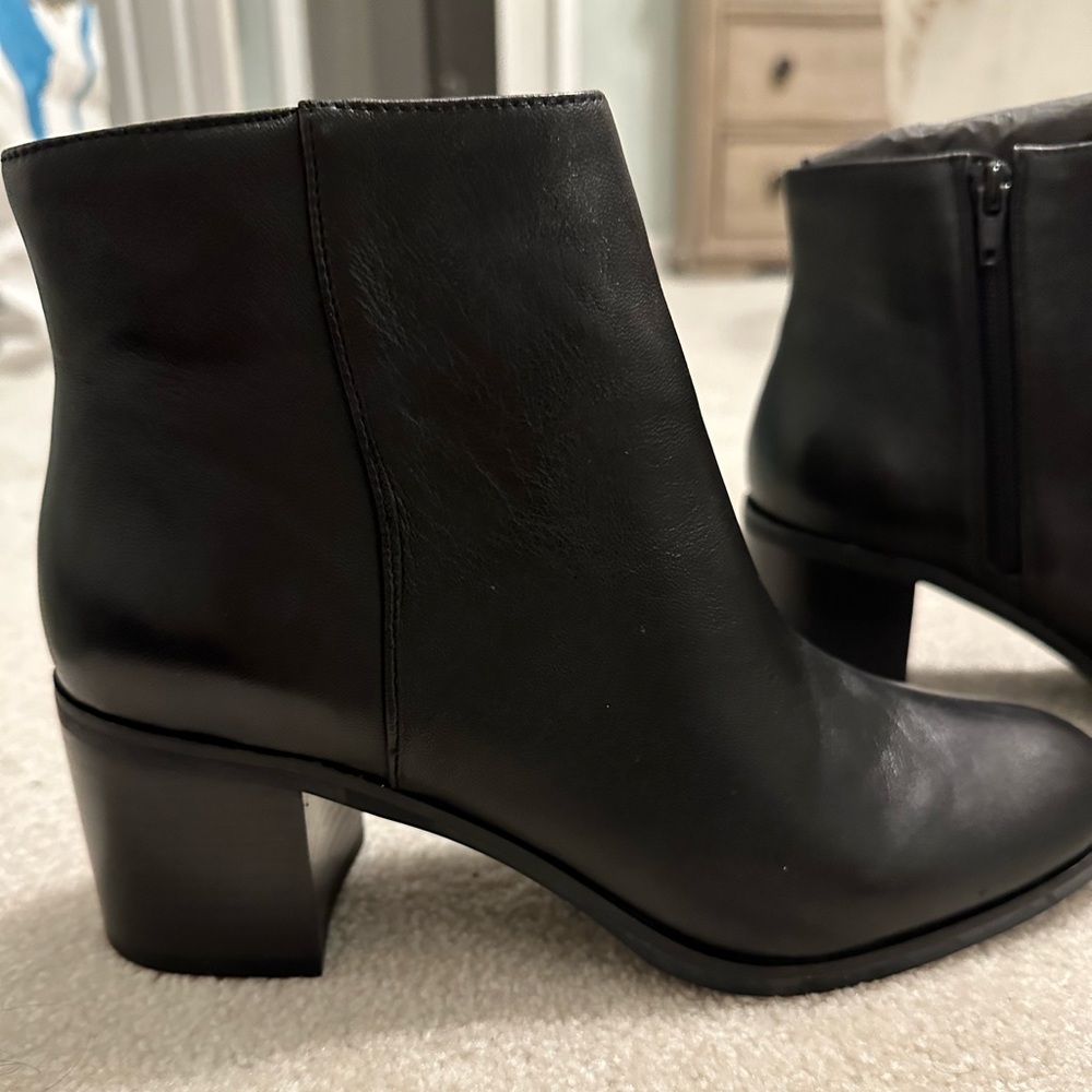 NWT Size 8.5 Enzo Angiolini Black Napa Leather Ankle Boots